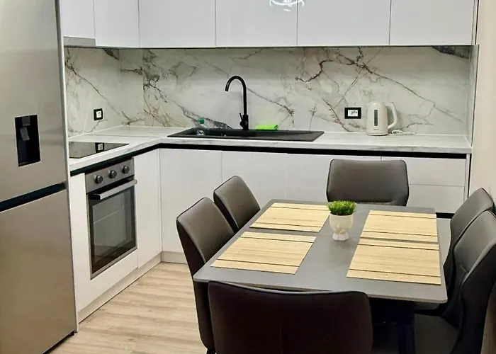 Sunset Lungomare Avlonya